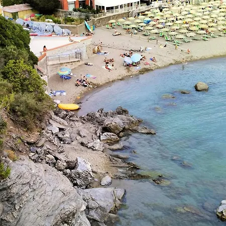 Margherita 20 Steps From The Daire Moneglia