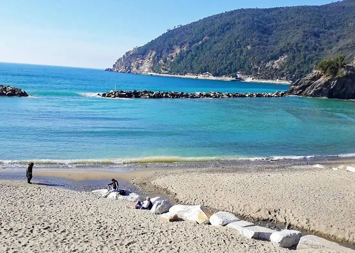 Margherita 20 Steps From The * Moneglia