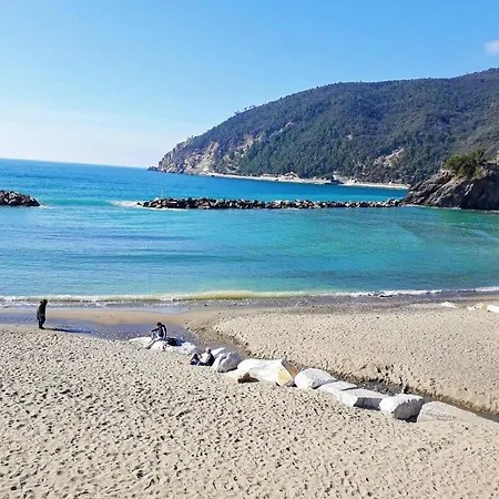 Margherita 20 Steps From The * Moneglia