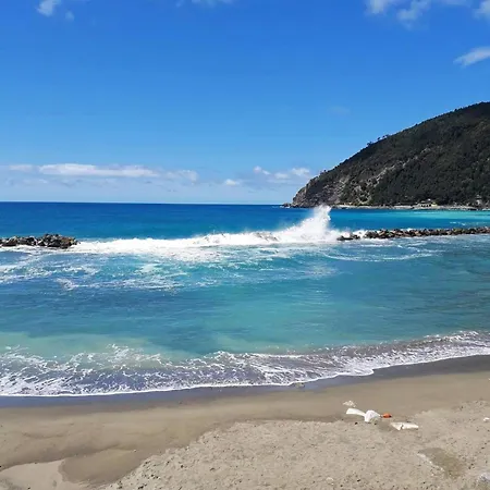 Margherita 20 Steps From The * Moneglia