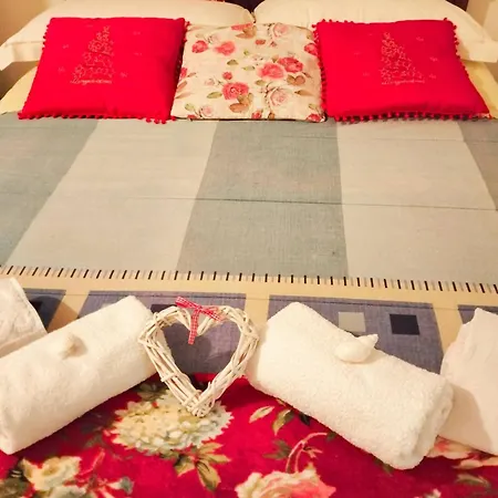 Margherita 20 Steps From The Apartment